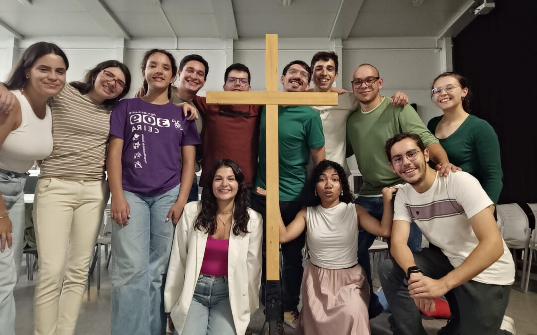 Encontro Pregadores de Jesus na Noite de Louvor – Grupo de Jovens C+