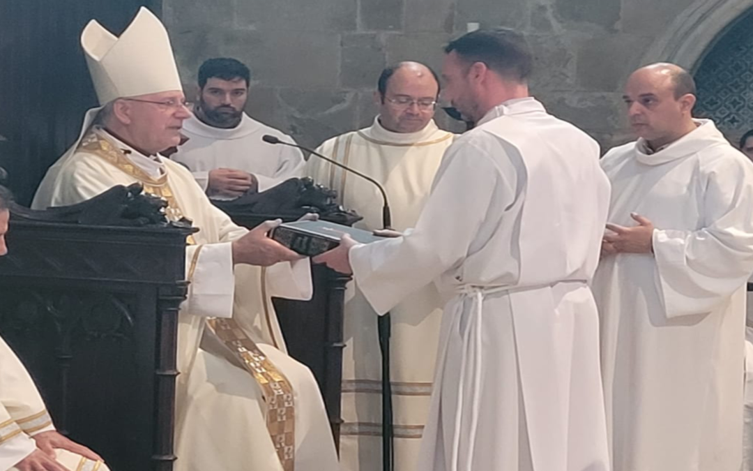 Paroquianos receberam ministérios na Sé Velha