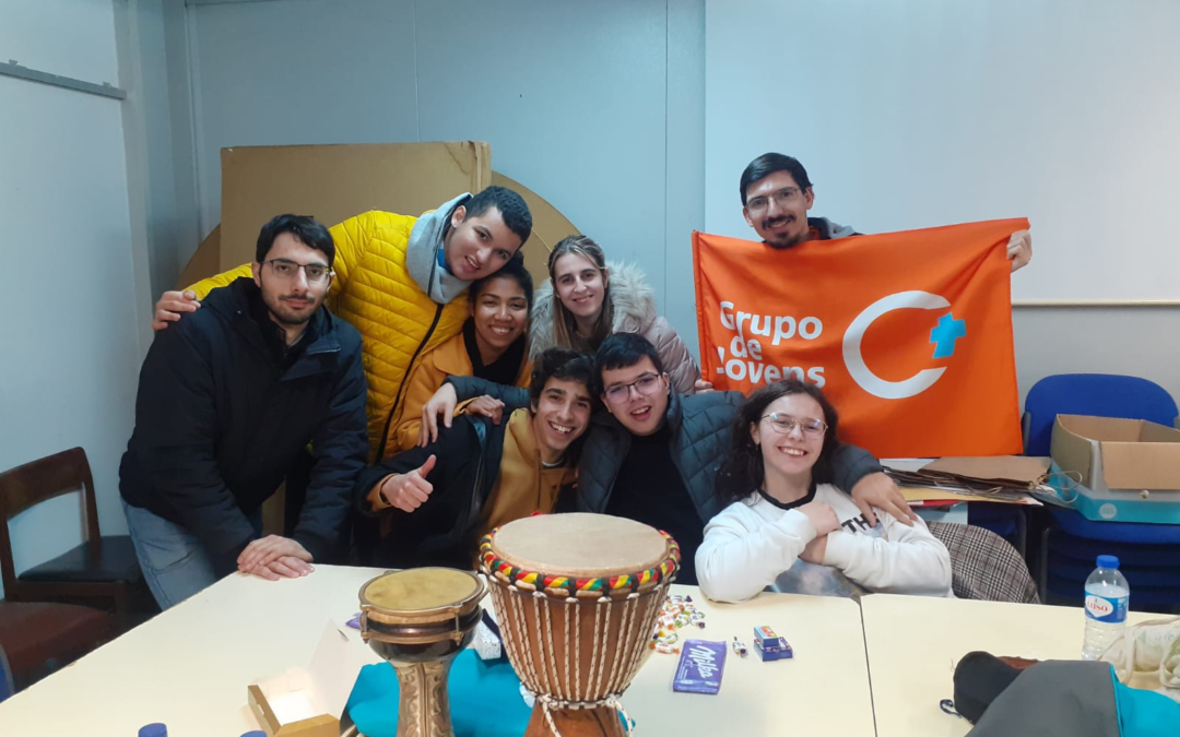 Jovens C+ cantam Janeiras